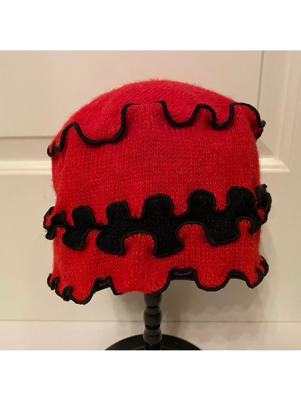 JES IRIE WEAR HAT RED BLACK KNIT ACCESSORY SIZE M